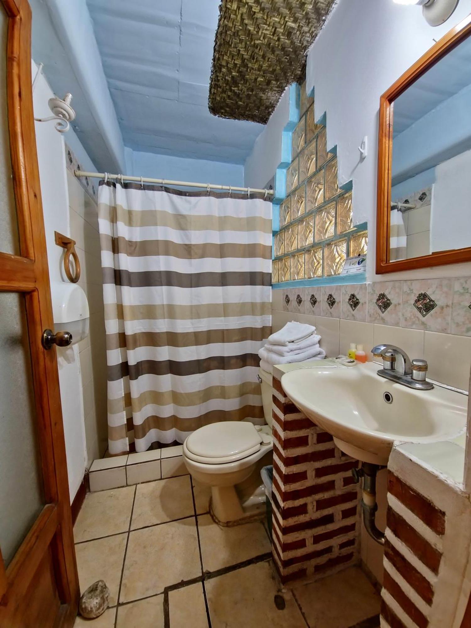 Eco Suites Uxlabil Guatemala Esterno foto
